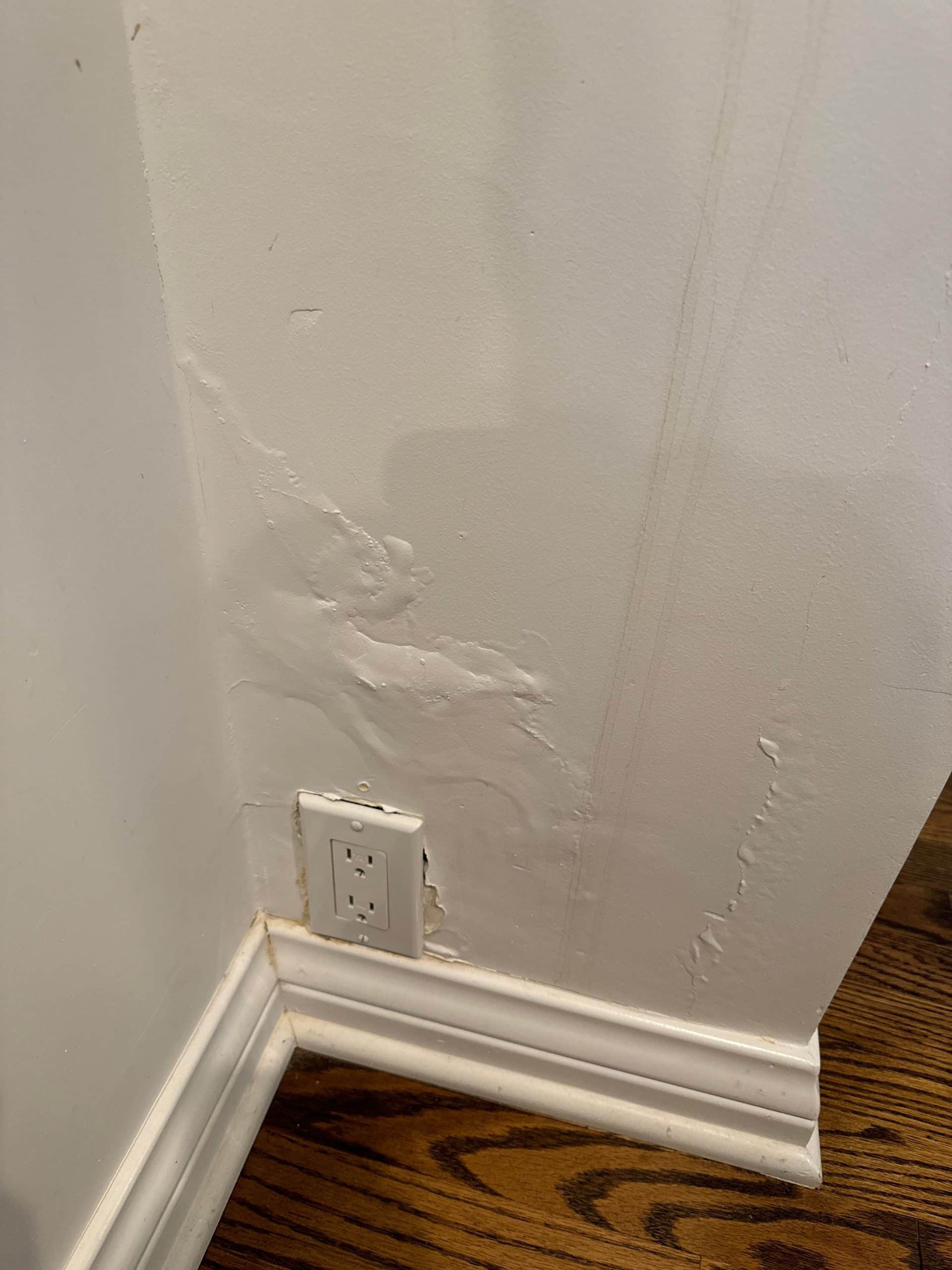 2261 Sinaloa Ave, Altadena, CA 91001 Roof leaking water damage on wall