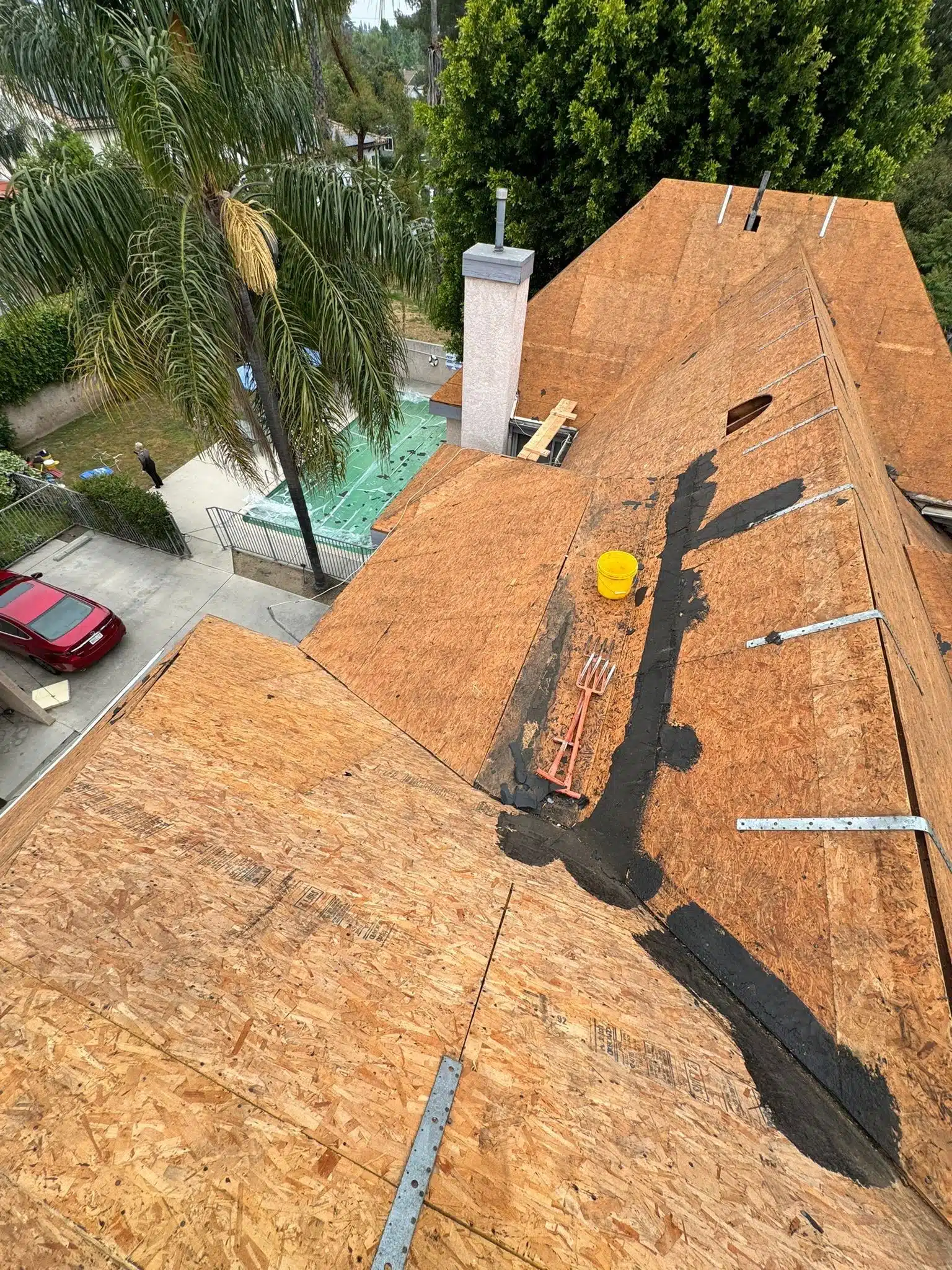 32-May 22, 2024 16-35-28-DsSj gray roof