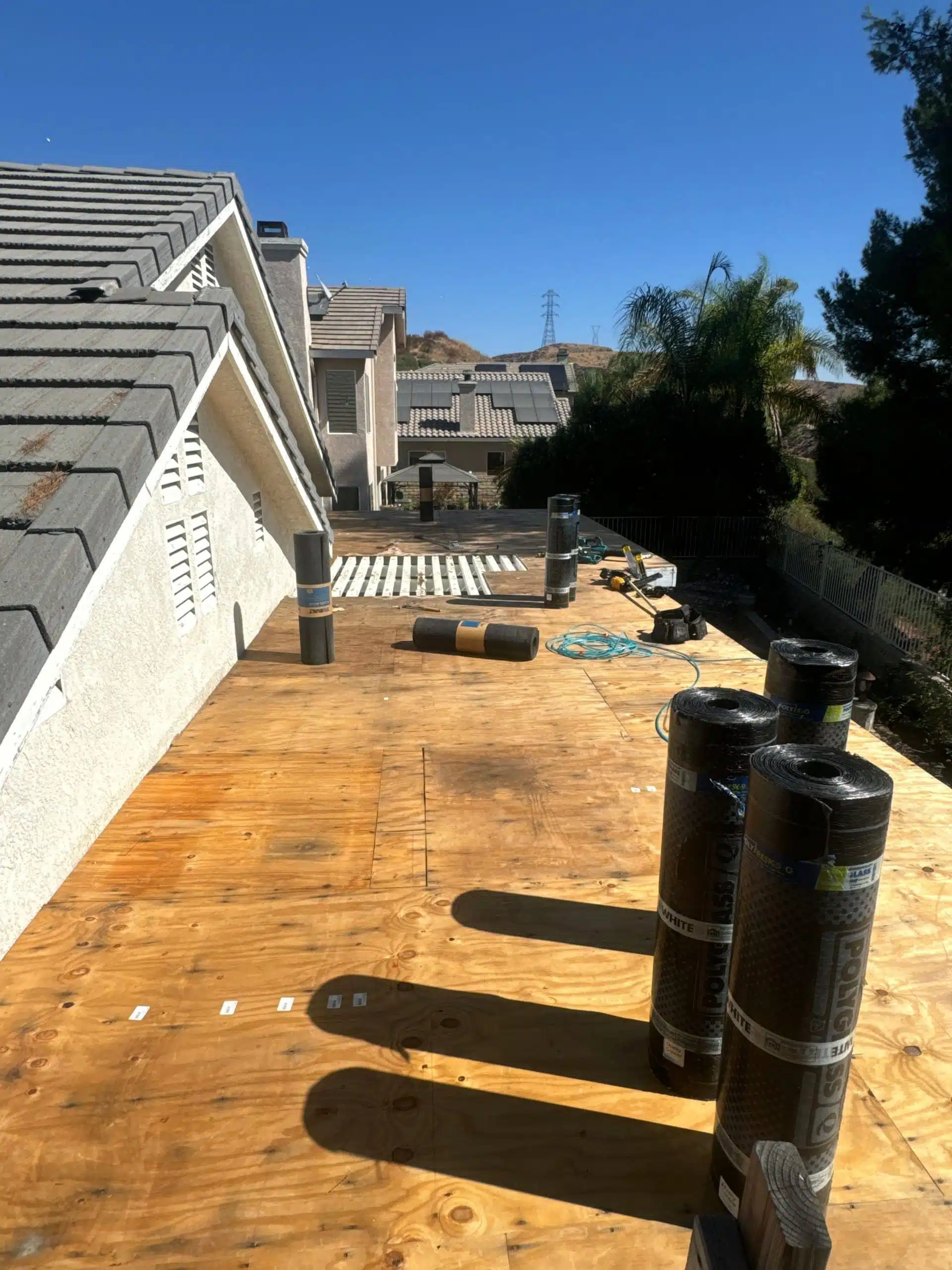 21620 Kyra Ct 21620 Kyra Ct, Santa Clarita, CA 91390 New decking boards being installed